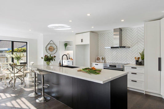 STiRLiNG KiTCHENS work with every client to design their dream kitchen, choosing the best quality hardware and board products to not only ensure an aesthetically pleasing solution, but one that functions great and adds real value to your home